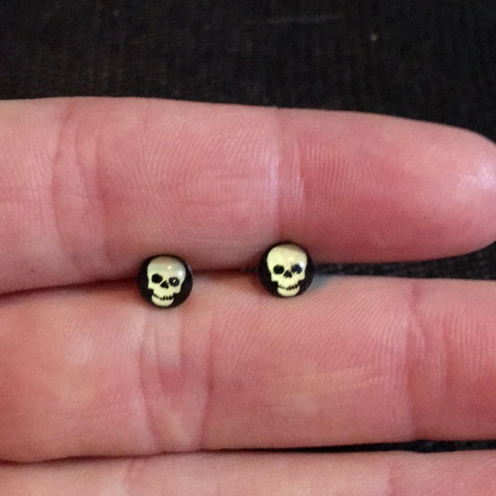 Skull Studs